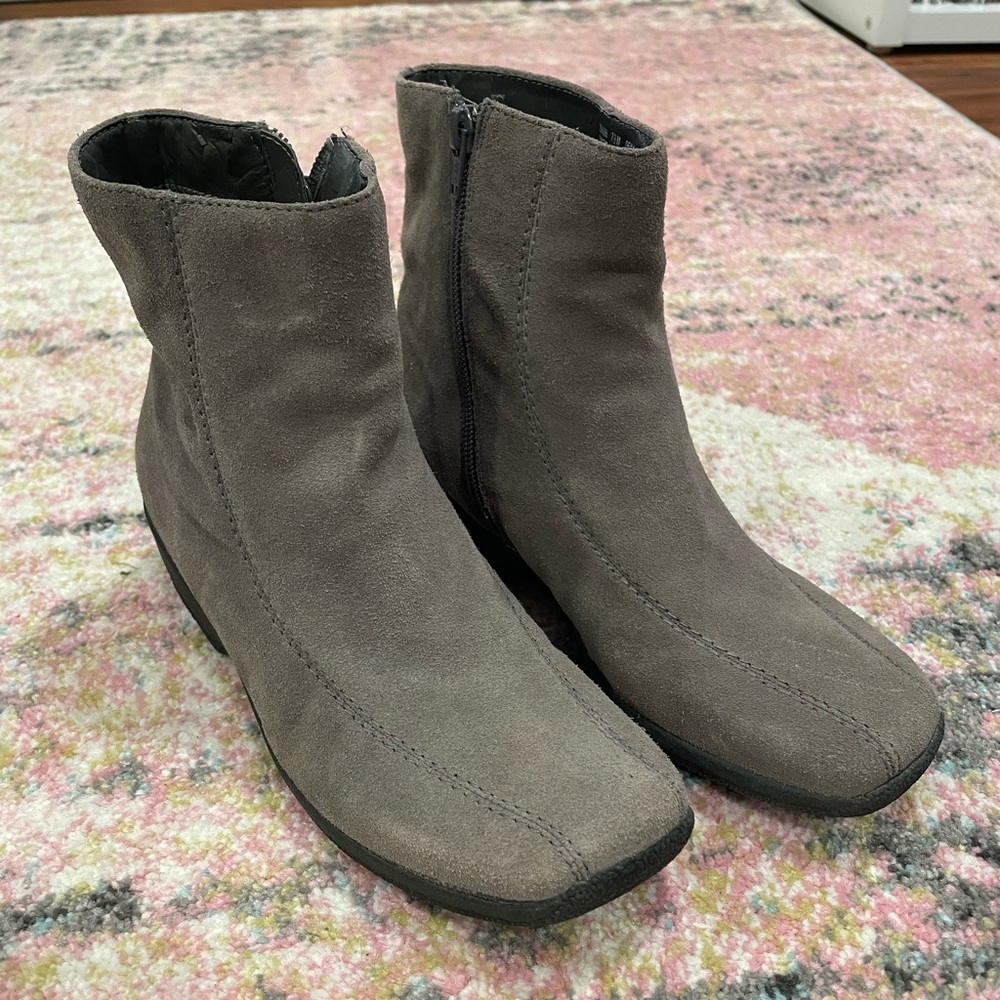 Clarks Ashlyn Gray Suede Shoes Winter Boots